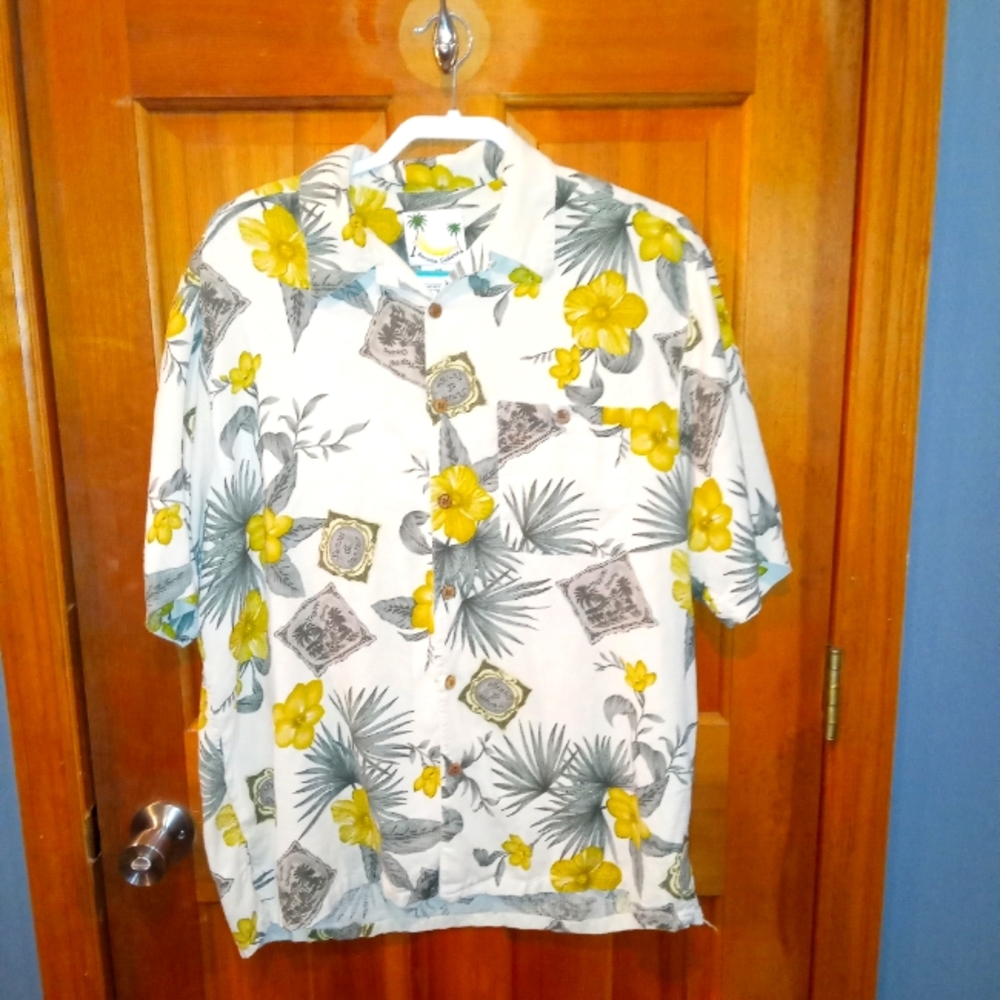 Banana Cabana 100% silk short sleeved floral shirt size L